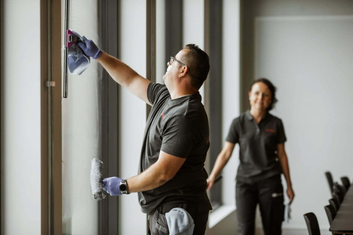 Window cleaning: Interior or exterior?